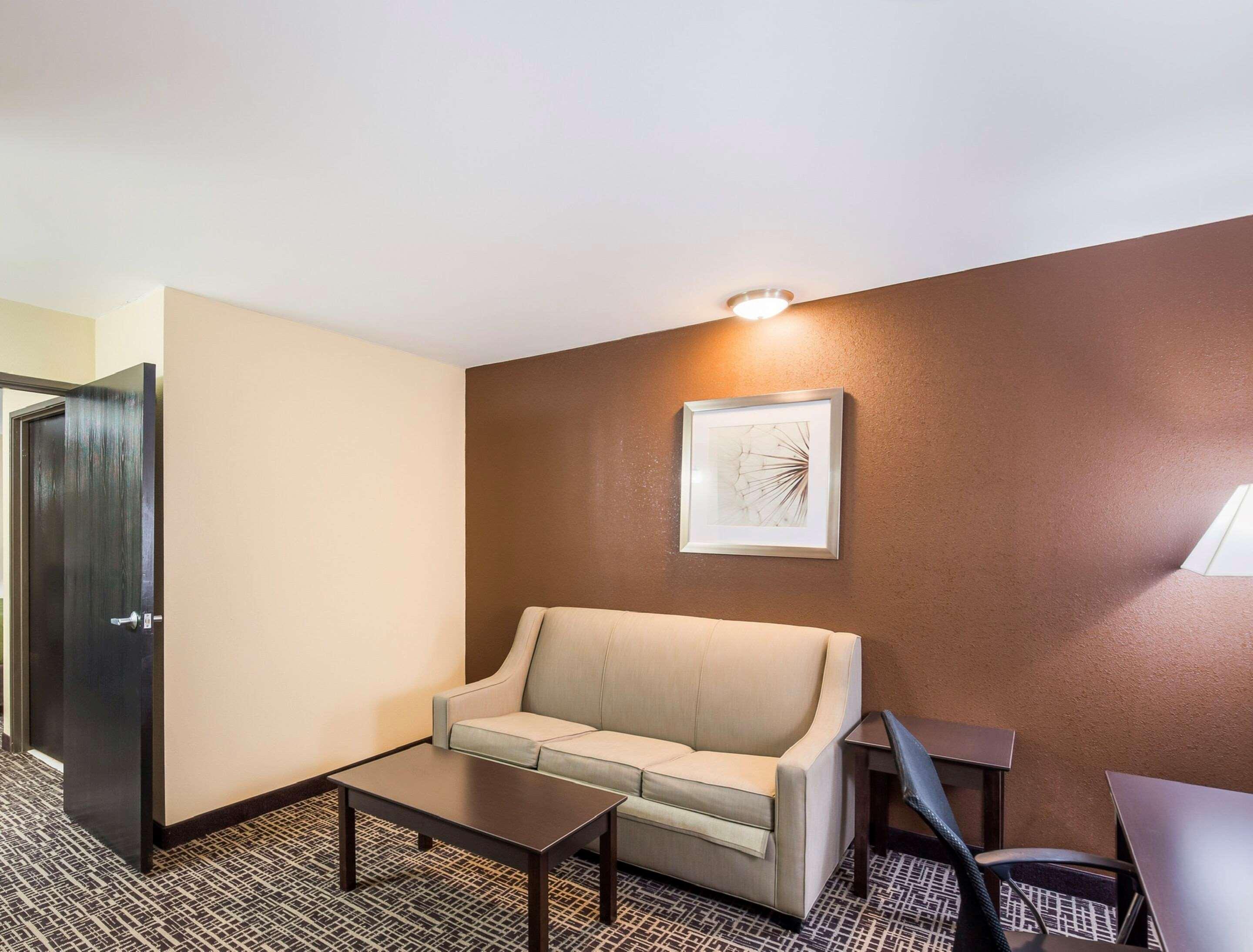 Quality Inn & Suites Caseyville - St Louis Exterior foto